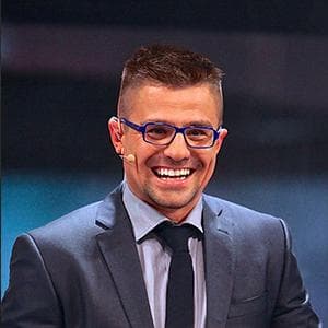 АНДРЕЙ АРНАУДОВ
